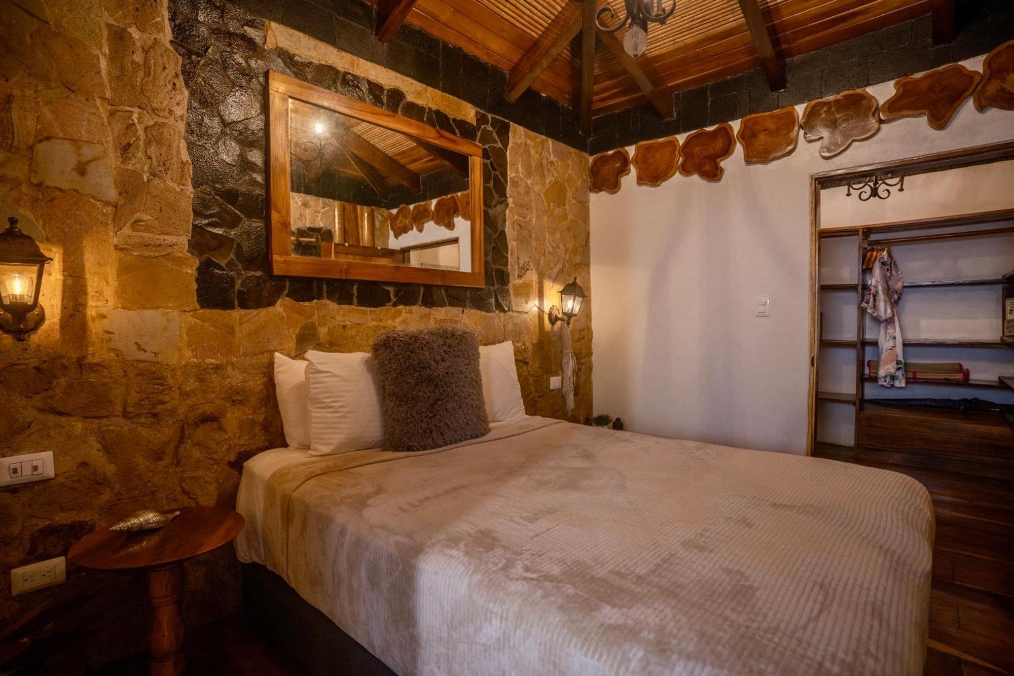 Ocho Artisan Bungalows (Adults Only) Tamarindo Eksteriør billede