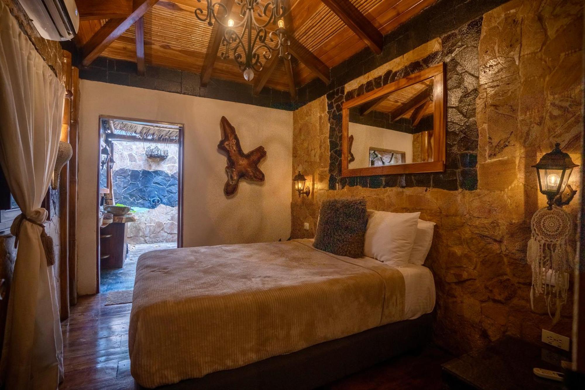 Ocho Artisan Bungalows (Adults Only) Tamarindo Eksteriør billede