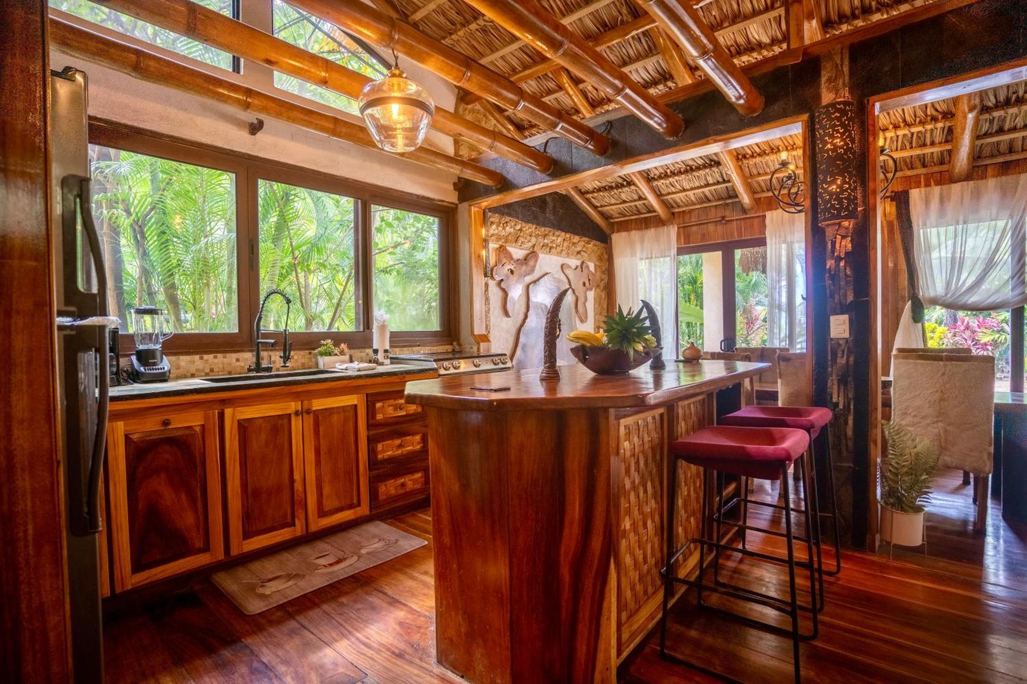 Ocho Artisan Bungalows (Adults Only) Tamarindo Eksteriør billede