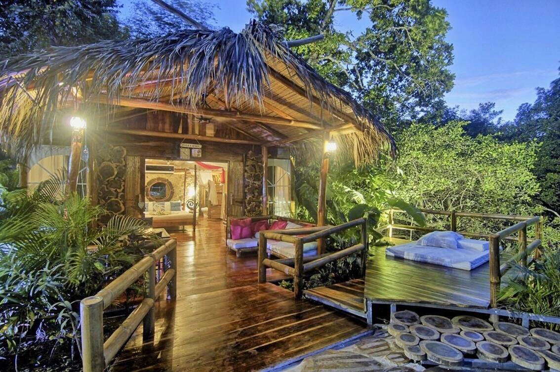 Ocho Artisan Bungalows (Adults Only) Tamarindo Eksteriør billede