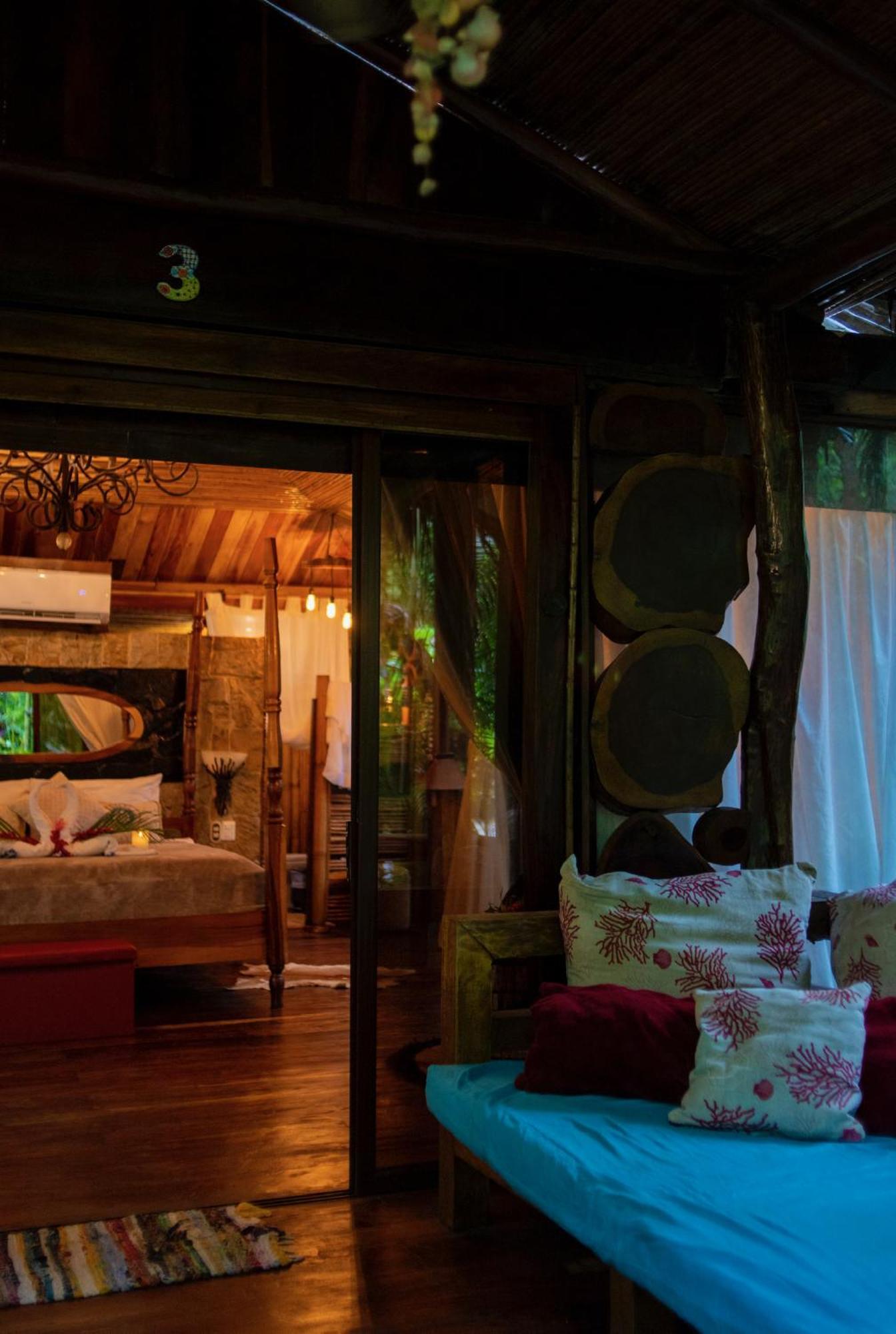 Ocho Artisan Bungalows (Adults Only) Tamarindo Eksteriør billede