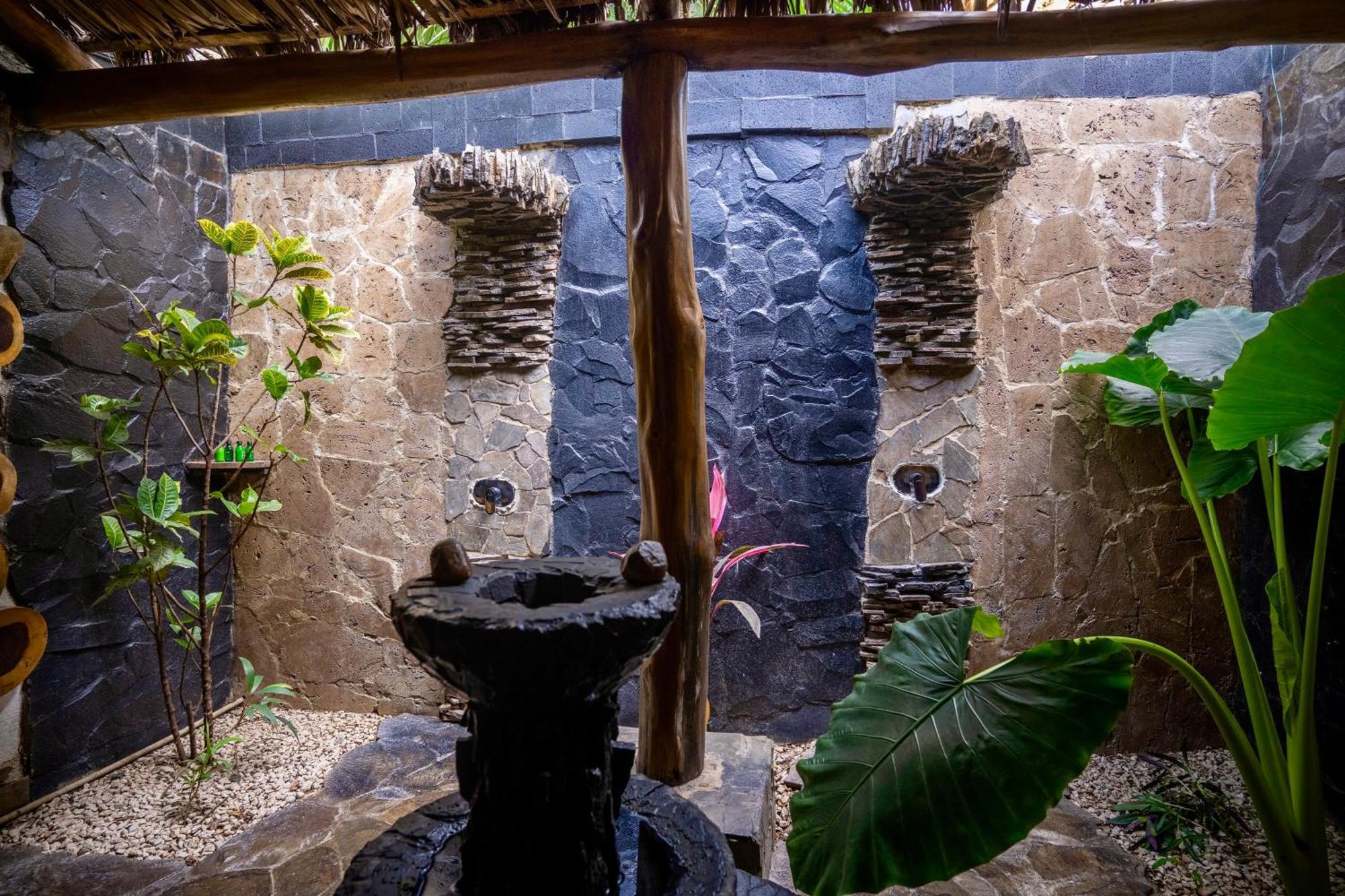 Ocho Artisan Bungalows (Adults Only) Tamarindo Eksteriør billede