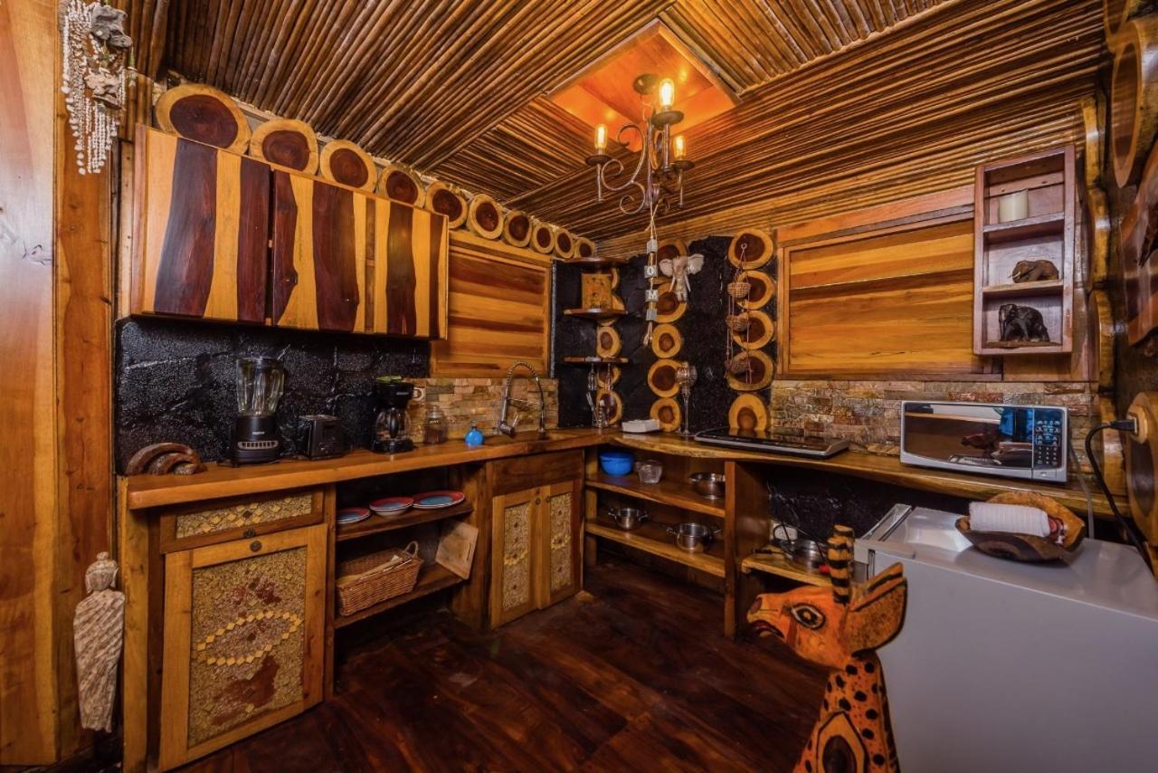 Ocho Artisan Bungalows (Adults Only) Tamarindo Eksteriør billede