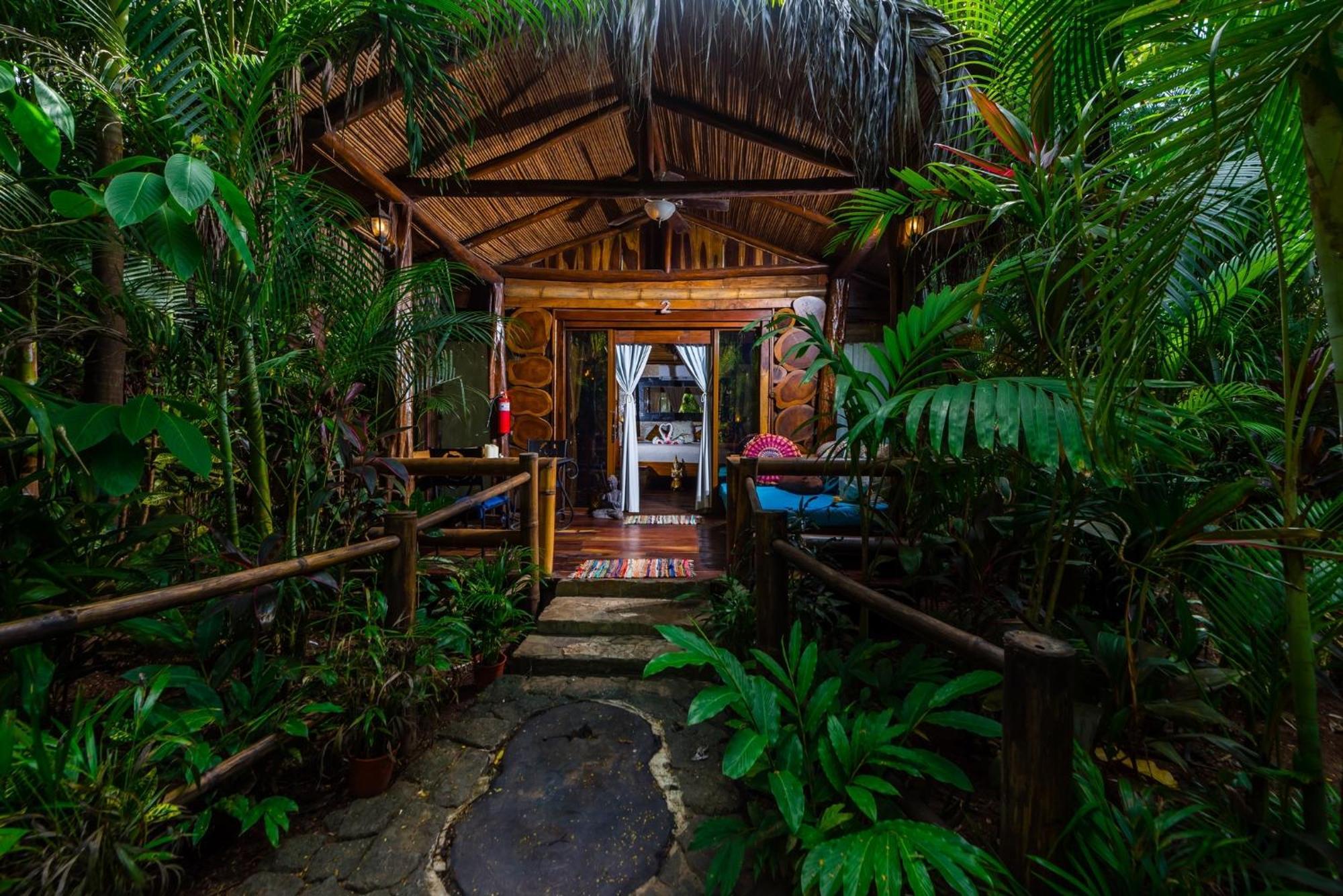 Ocho Artisan Bungalows (Adults Only) Tamarindo Eksteriør billede